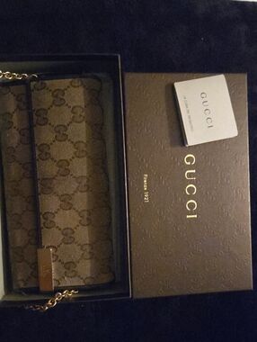 Gucci Beige/Brown GG Supreme Chain Shoulder Wallet with Gold Hardware